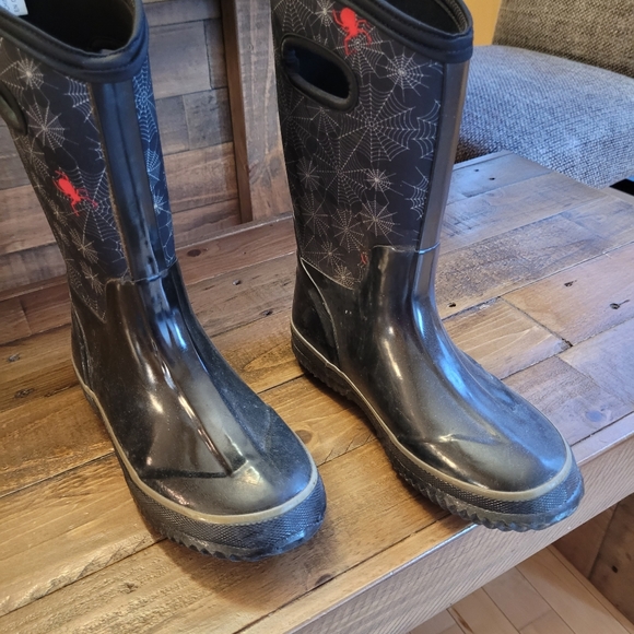 Boys Bog style boots- size 3 - Picture 2 of 4